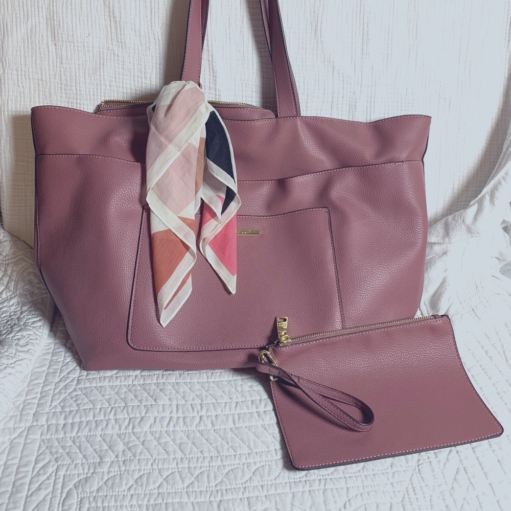 Mauve rose colored pink leather bag tote Steve Madden with zip up pouch included